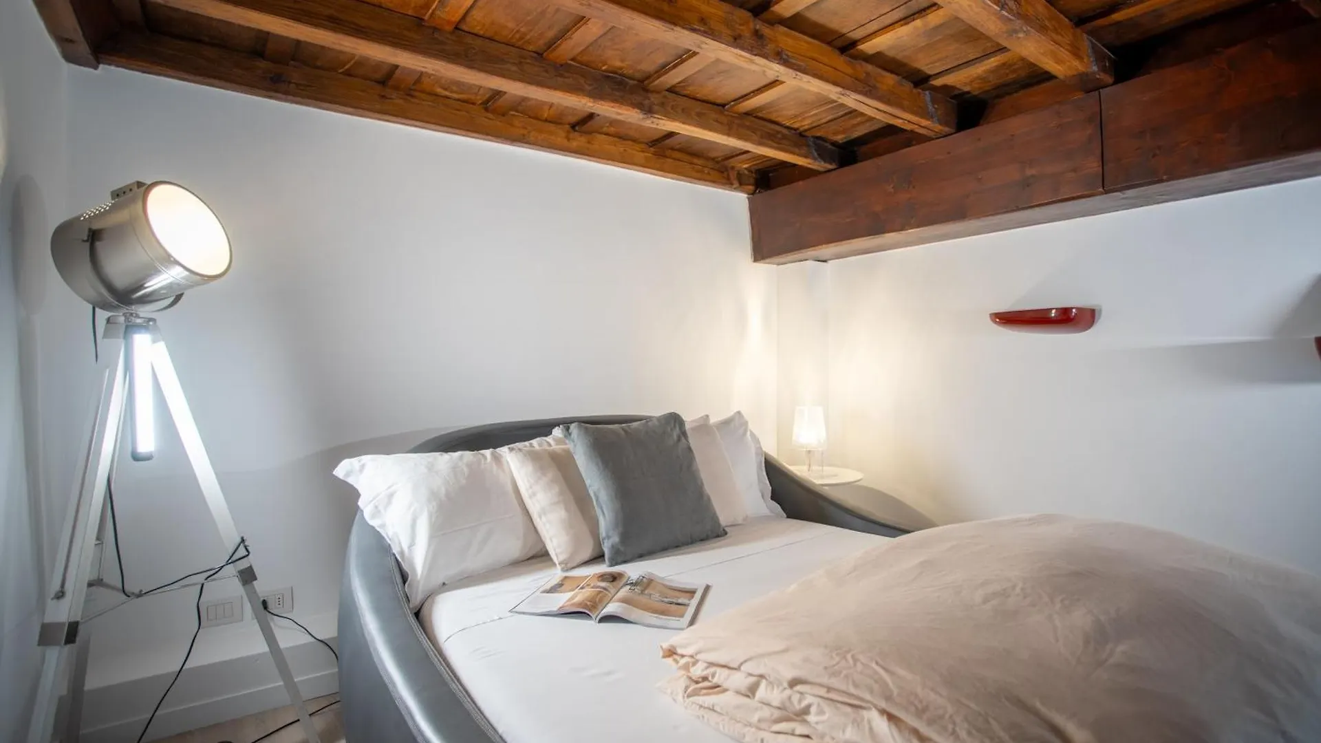 Pgrhome Domus Pantheon Rome Apartment